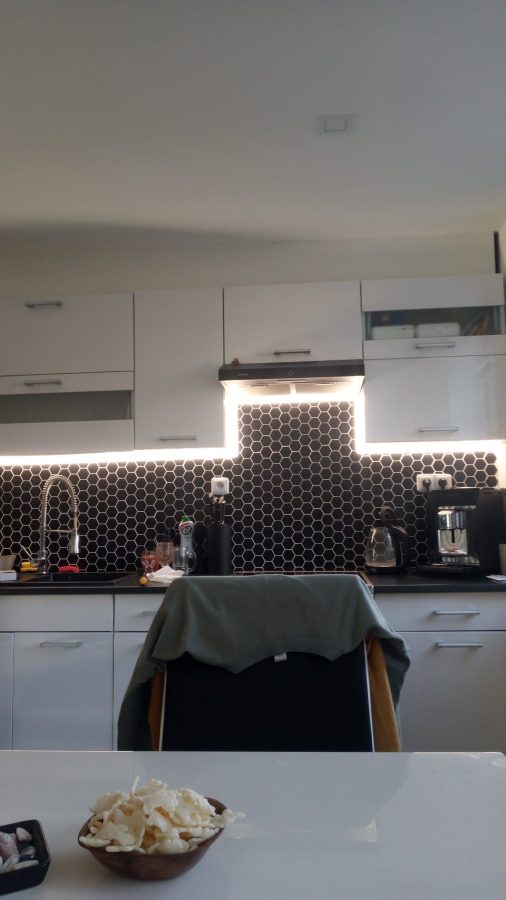 Kuchyňská linka s LED osvětlením